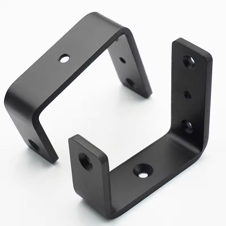 Яке конкретне застосування компонентів одноштампової машини в промисловій сфері?